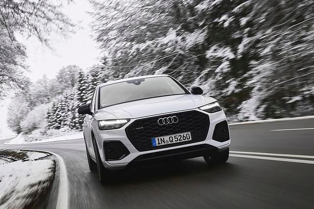 In der Front des neuen Q5 Sportback dominiert der Kühlergrill 