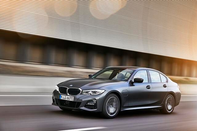 BMW 320e und 520e - Neue PHEV-Einstiegsmodelle