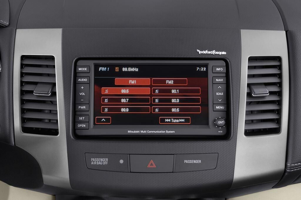 Mitsubishi Outlander (Baujahr 2010) - 5 Türen Radio und Infotainmentsystem