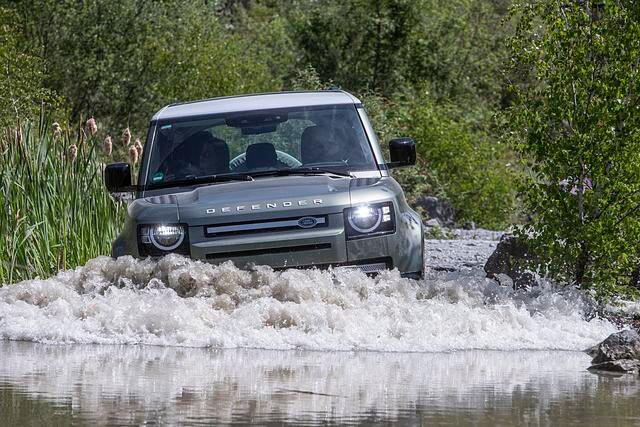 Der Defender ist ein waschechter Geländewagen