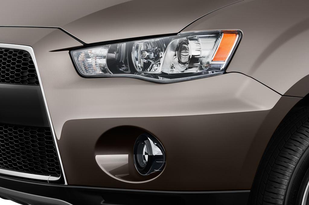 Mitsubishi Outlander (Baujahr 2010) - 5 Türen Scheinwerfer