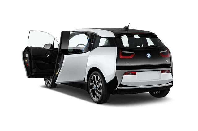 <h3 class='text-lg font-medium md:text-xl md:font-semibold'>Platz 10: BMW i3</h3><p><a title="Tests und Erfahrungen BMW i3" href="https://www.autoplenum.de/auto/bmw/i3/kleinwagen-2013">Zu den Tests & Erfahrungen mit dem BMW i3&nbsp;</a></p>
<p>Der bayerische Minivan aus Carbon BMW i3 hat es auf Platz 10 unserer Liste geschafft.</p>
<p><strong>Reichweite laut Hersteller:</strong> 200 Kilometer<br /><strong>Reale Reichweite:</strong> zwischen 80 und 160 Kilometern &ndash; getestet von Focus.</p>
<p>&nbsp;</p>