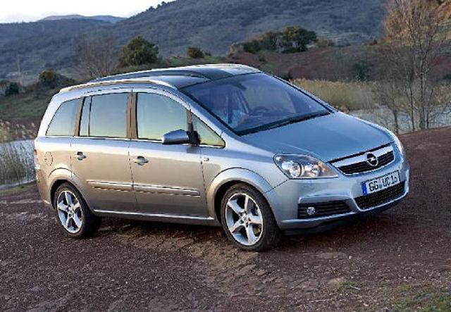 <h3 class='text-lg font-medium md:text-xl md:font-semibold'>Platz 6: Opel Zafira</h3><p><a title="Tests & Erfahrungen Opel Zafira " href="https://www.autoplenum.de/auto/opel/zafira/van-2005">Zu den Tests & Erfahrungen mit dem Opel Zafira</a></p>
<p><strong>Anzahl Sitze:</strong>&nbsp;7<br /> <strong>Beschleunigung von 0 auf 100 km/h:</strong>&nbsp;7,8 Sekunden</p>
<p>&nbsp;</p>