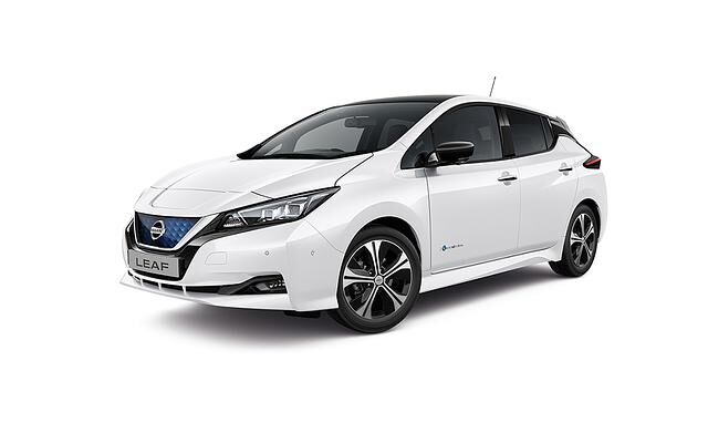 <h3 class='text-lg font-medium md:text-xl md:font-semibold'>Platz 9: Nissan Leaf</h3><p><strong><a title="Tests und Erfahrungen Nissan Leaf" href="https://www.autoplenum.de/auto/nissan/leaf/kompaktwagen-2017">Tests und Erfahrungen mit dem Nissan Leaf</a></strong></p>
<p>Der Leaf ist bereits ein alter Hase im Gesch&auml;ft: Seit Januar 2018 stromert der Kompaktwagen bereits in zweiter Generation durch die Lande.<br /> <strong>Grundpreis: 31.950 Euro</strong></p>
<p>&nbsp;</p>