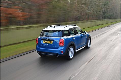 Mini Cooper Countryman S All4 ist bis zu 222 km/h schnell