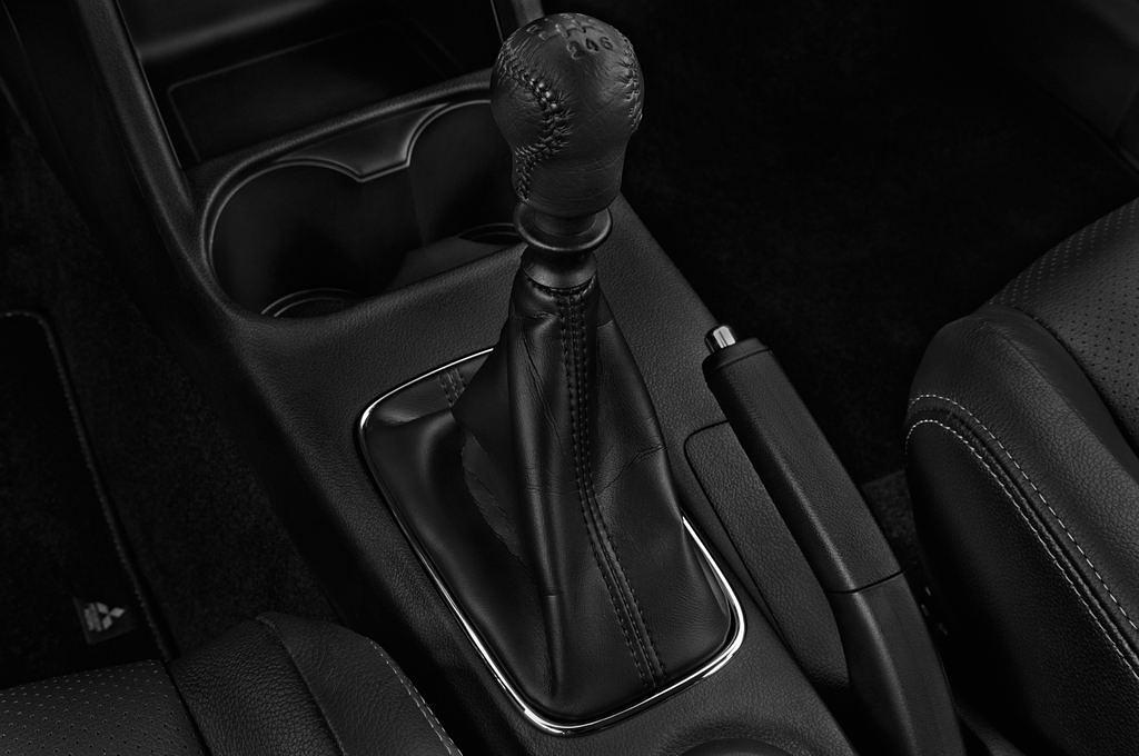 Mitsubishi Outlander (Baujahr 2016) Plus 5 Türen Schalthebel