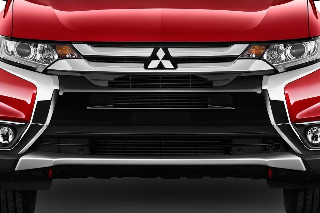 Mitsubishi Outlander (Baujahr 2016) Plus 5 Türen Kühlergrill und Scheinwerfer