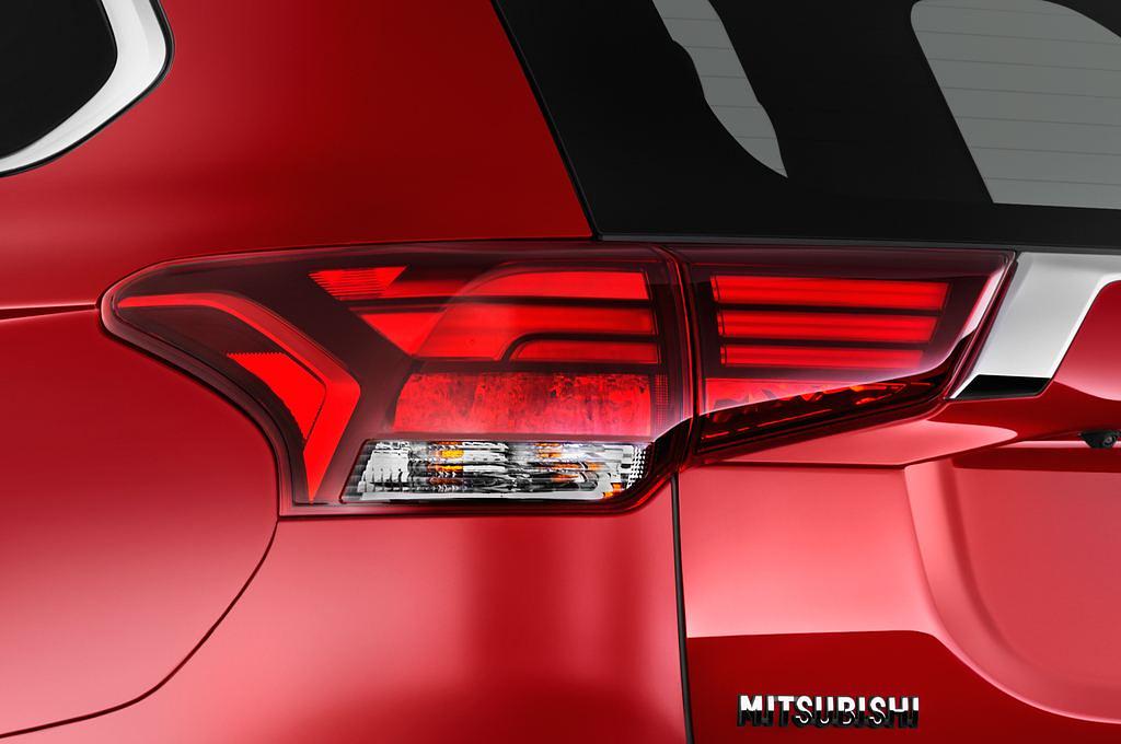Mitsubishi Outlander (Baujahr 2016) Plus 5 Türen Rücklicht