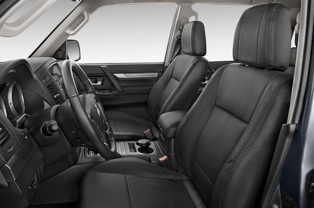 Mitsubishi Pajero (Baujahr 2010) Instyle 5 Türen Vordersitze