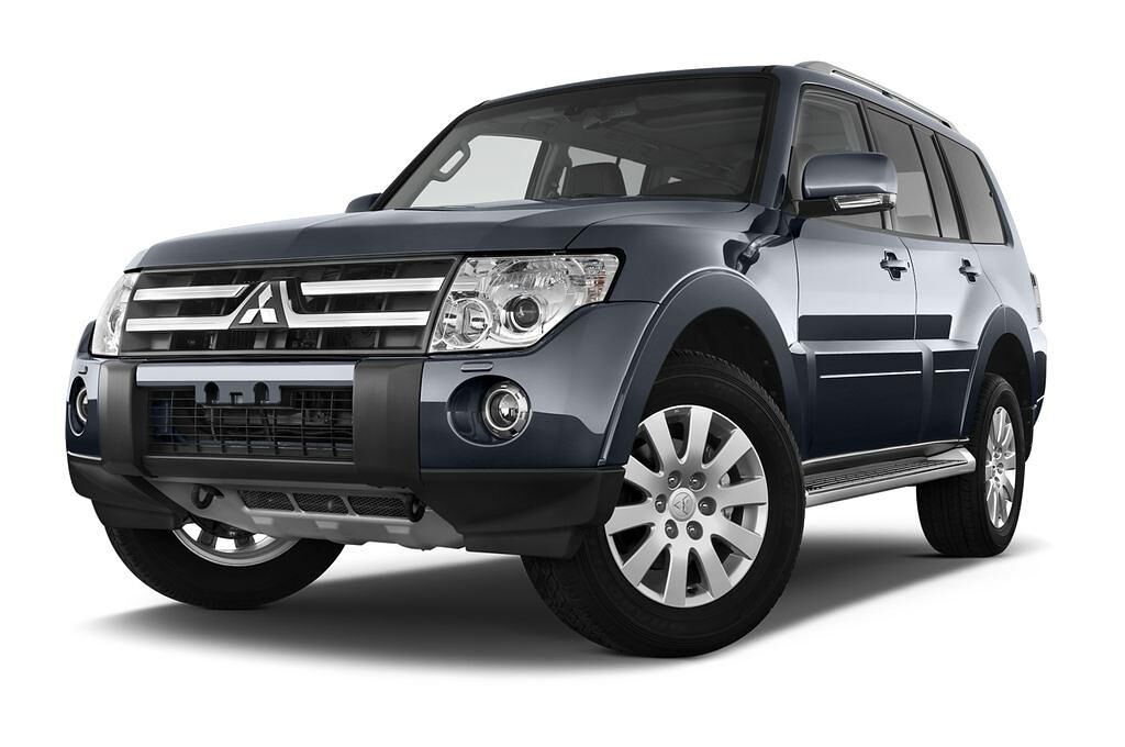 Mitsubishi Pajero (Baujahr 2010) Instyle 5 Türen seitlich vorne mit Felge