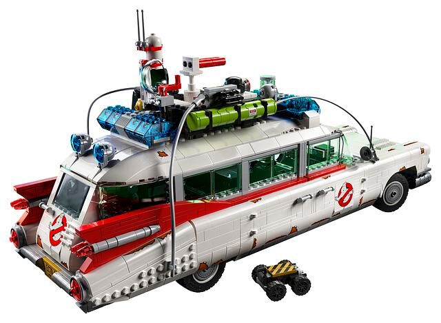 Den Bausatz hat Lego mit einer großen Zahl Aufkleber mit Rostoptik versehen