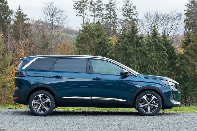 Peugeot 5008 Blue HDI 130
