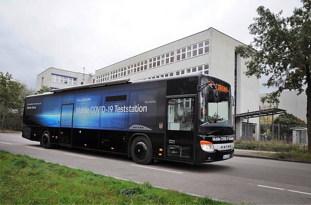 Überlandbus wird Corona-Teststation - Mobiles Labor von Daimler-Tochter Setra