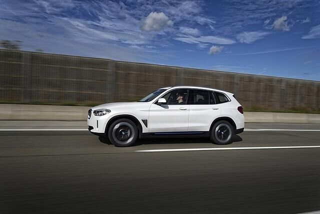 BMW iX3 2021