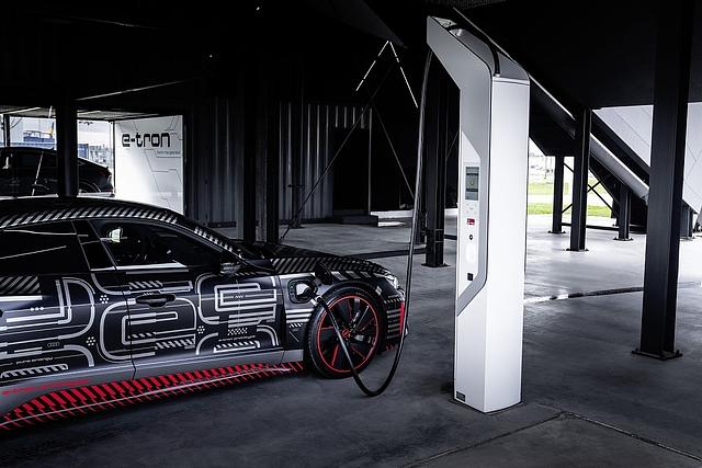 Die Ladezeiten des Audi RS e-tron GT dürften mit denen des Porsche Taycan identisch sein