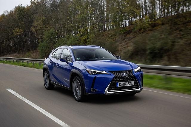 Der Lexus UX 300e ist maximal 160 km/h schnell