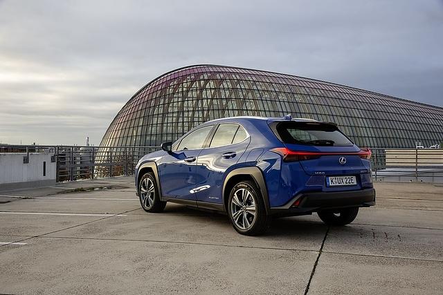 Der Lexus UX 300e wiegt 1.765 Kilogramm