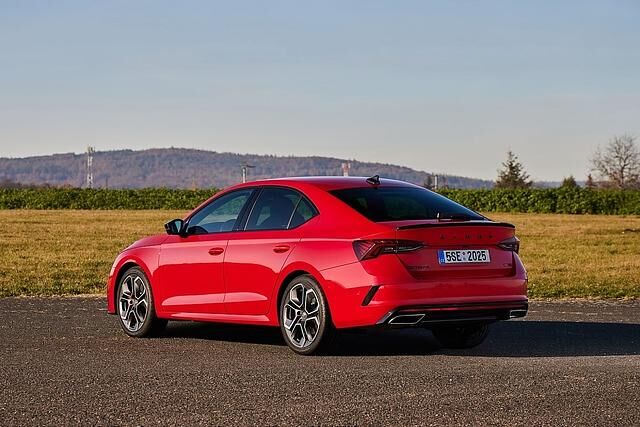 Äußerlich unterscheidet sich diese RS-Version kaum von der mir dem PHEV-Modul