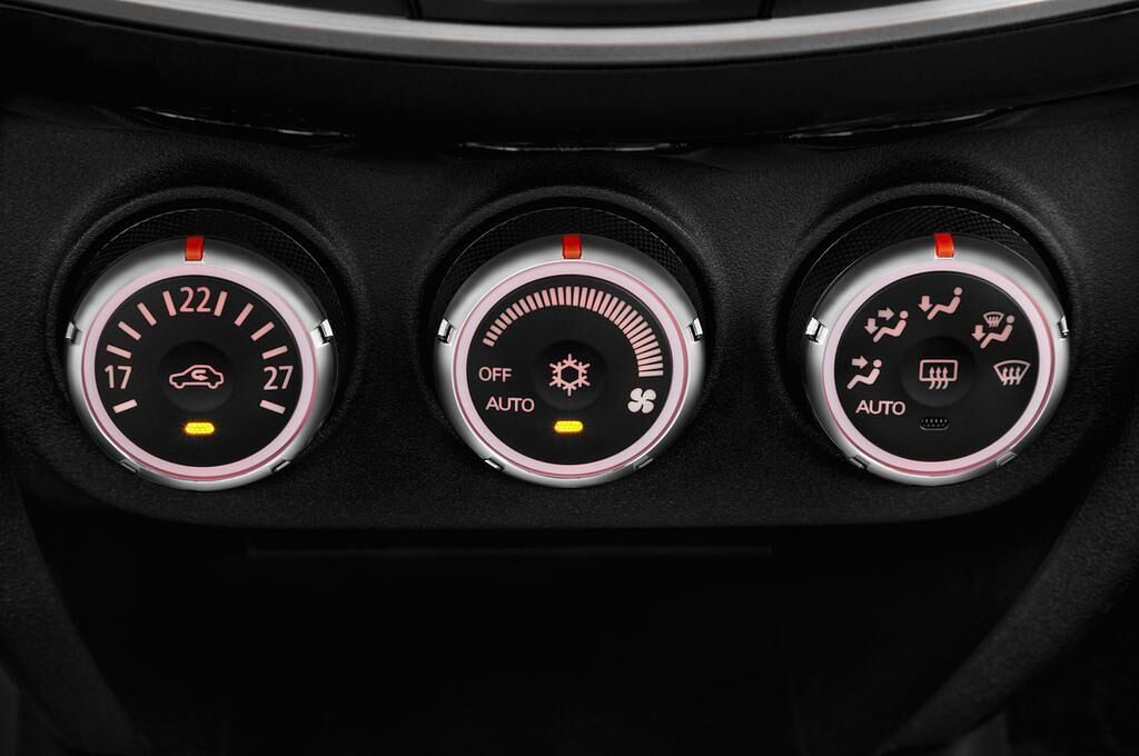 Mitsubishi ASX (Baujahr 2015) Top 5 Türen Temperatur und Klimaanlage