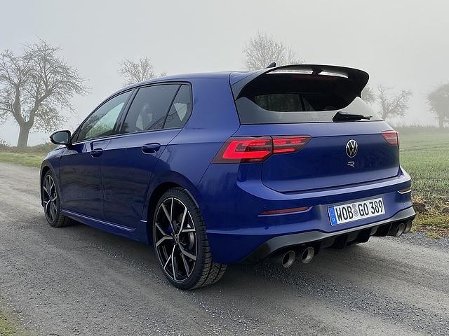VW Golf R 2021