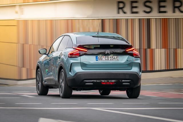 Neben konventionellen Motoren gibt es auch E-Antrieb