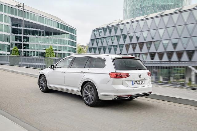 VW Passat Variant GTE (MJ 2020)