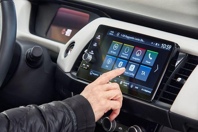 Die Bedienung des Infotainmentsystems über den 9-Zoll-Touchscreen ist übersichtlich