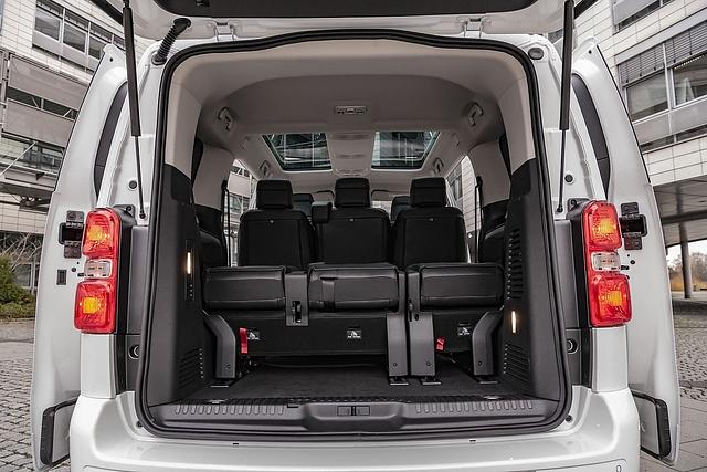 Der Peugeot e-Traveller hat 100 kW / 136 PS