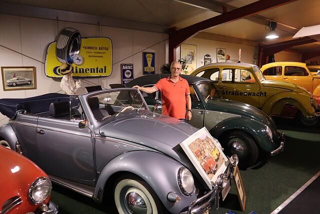 Dieses  Käfer Cabrio von 1957 war der Beginn der Sammlung
