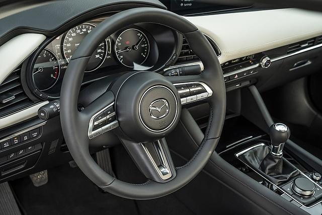 Mazda 3 Skyactiv X 2.0 M Hybrid