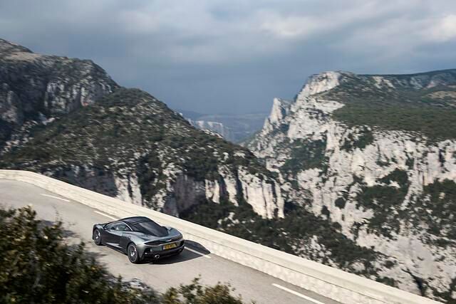 Der V8 kommt auf 456 kW/620 PS