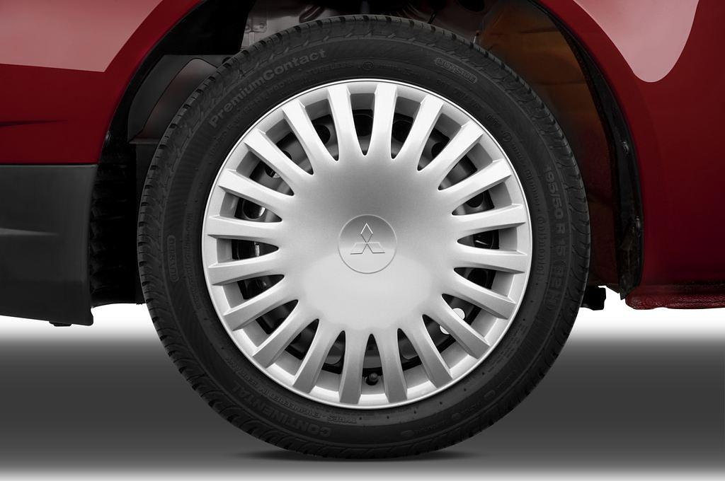 Mitsubishi Colt (Baujahr 2010) - 5 Türen Reifen und Felge