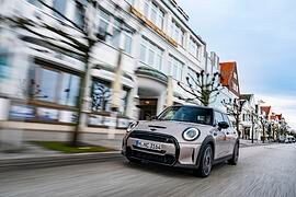 Facelift Mini Fünftürer - Bessere Ausstattung, höhere Preise