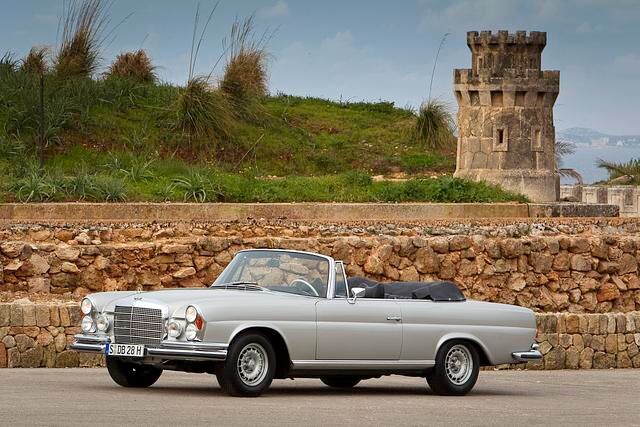 Im Mai 1971 endet die Produktion der Sechszylinder-Coupés und -Cabriolets und im Juli die der V8-Varianten