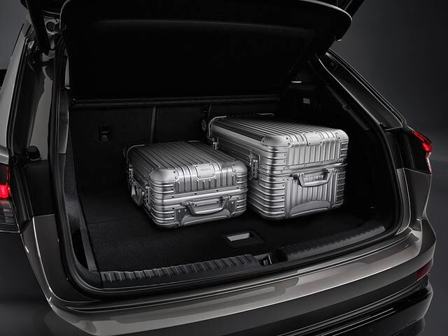 Auch größere Reisegepäck lässt sich im Audi Q4 einladen
