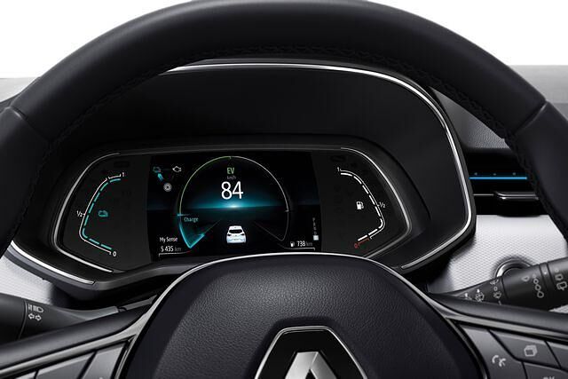 Neben einer klassischen Tank- bietet der Renault Clio E-Tech im Cockpit auch eine Batterieanzeige
