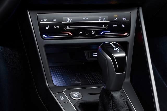 Neu ist die Bedieneinheit für die optionale Klimaautomatik im VW Polo