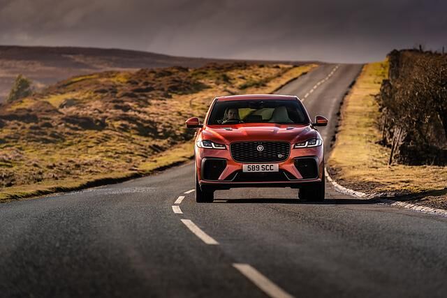 Der Jaguar F-Pace SVR kostet mindestens 105.438 Euro
