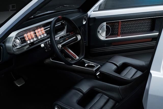 Auch im Innenraum bietet der Hyundai Pony Heritage einen coolen Mix aus modernen und alt wirkenden Elementen