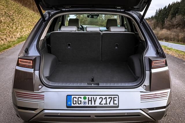 In den Kofferraum des Ioniq5 lassen sich 527 bis 1.587 Liter Gepäck einladen