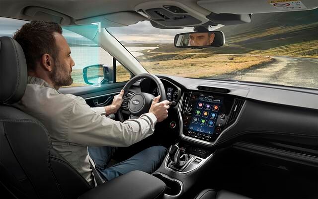 Es gibt im jetzt deutlich hochwertigeren Innenraum einen 11,6-Zoll-Touchscreen im trendigen Hochformat, über den sich die Klimaautomatik genauso steuern lässt wie das Infotainment, die...