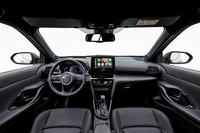 Auch der Yaris Cross bietet innen zeitgemäße Displaywelten