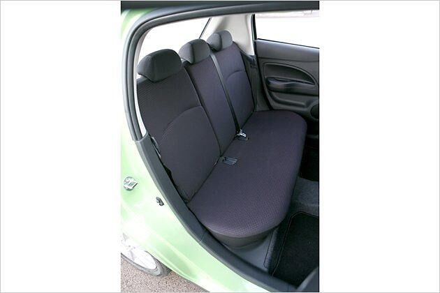 Für einen Kleinwagen gibt es im Fond ein gutes Platzangebot