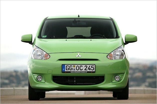 Unter der Haube unseres Testwagens arbeitet ein Einliter-Dreizyliner-Benziner mit 71 PS