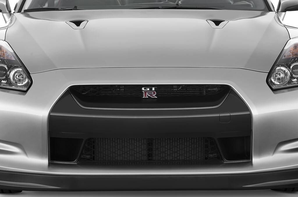 Nissan GT-R (Baujahr 2009) Premium 2 Türen Kühlergrill und Scheinwerfer