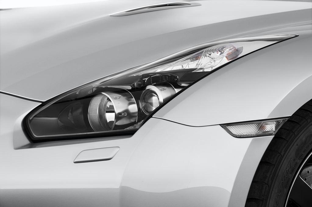 Nissan GT-R (Baujahr 2009) Premium 2 Türen Scheinwerfer