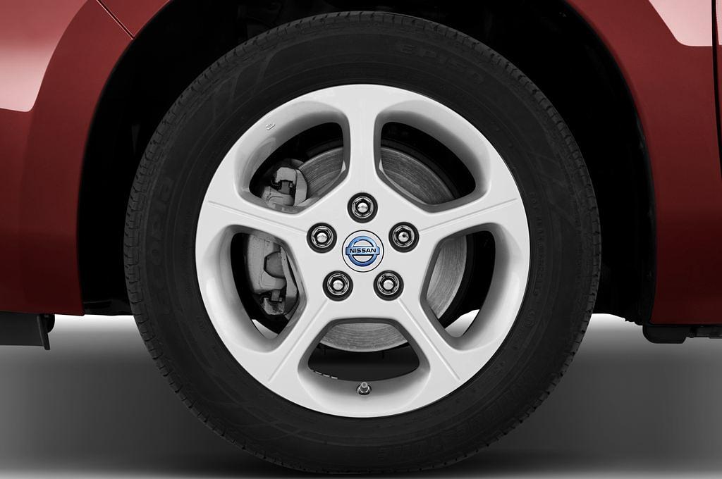 Nissan Leaf (Baujahr 2014) Acenta 5 Türen Reifen und Felge