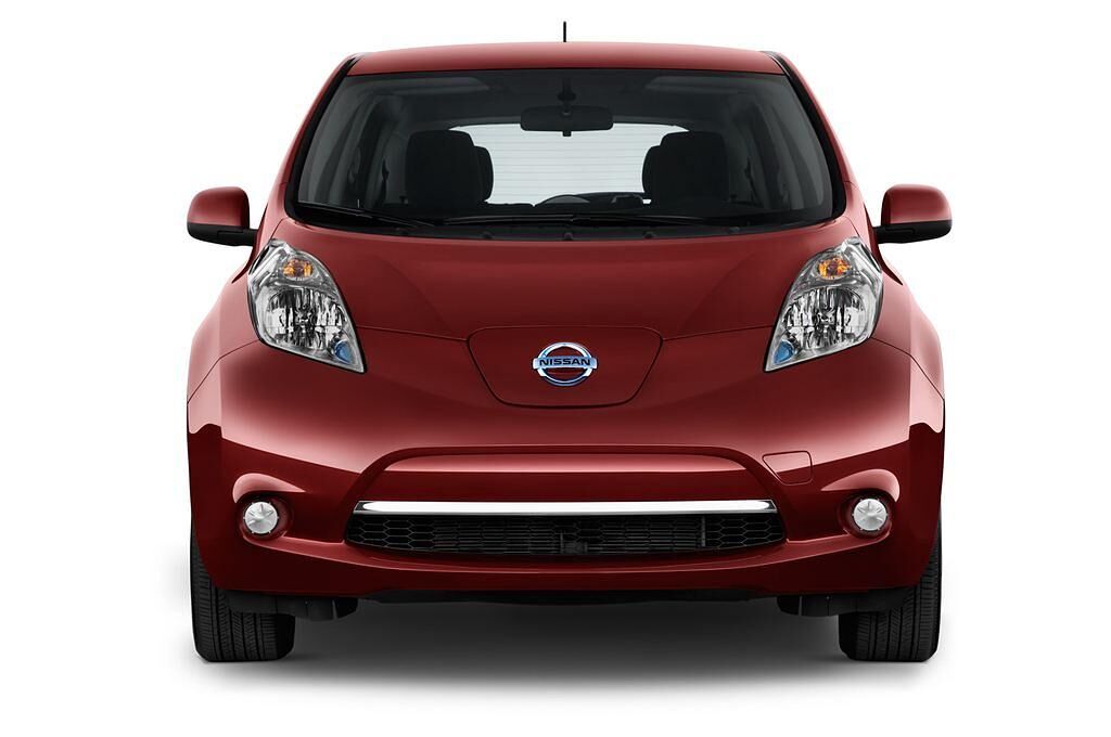 Nissan Leaf (Baujahr 2015) Visia 5 Türen Frontansicht