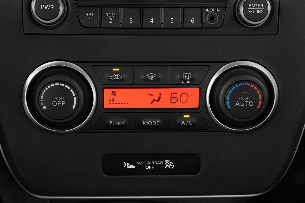 Nissan Leaf (Baujahr 2015) Visia 5 Türen Temperatur und Klimaanlage