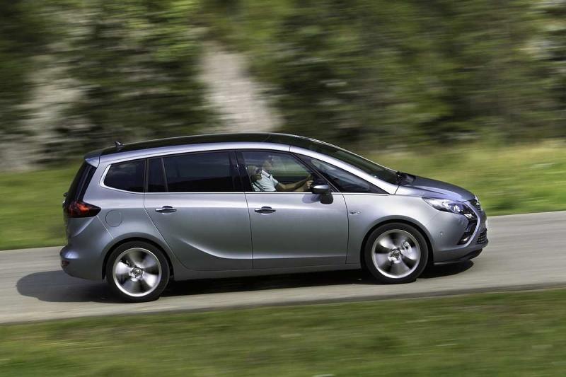Der Opel Zafira Tourer BiTurbo kostet mindestens 34.955 Euro.